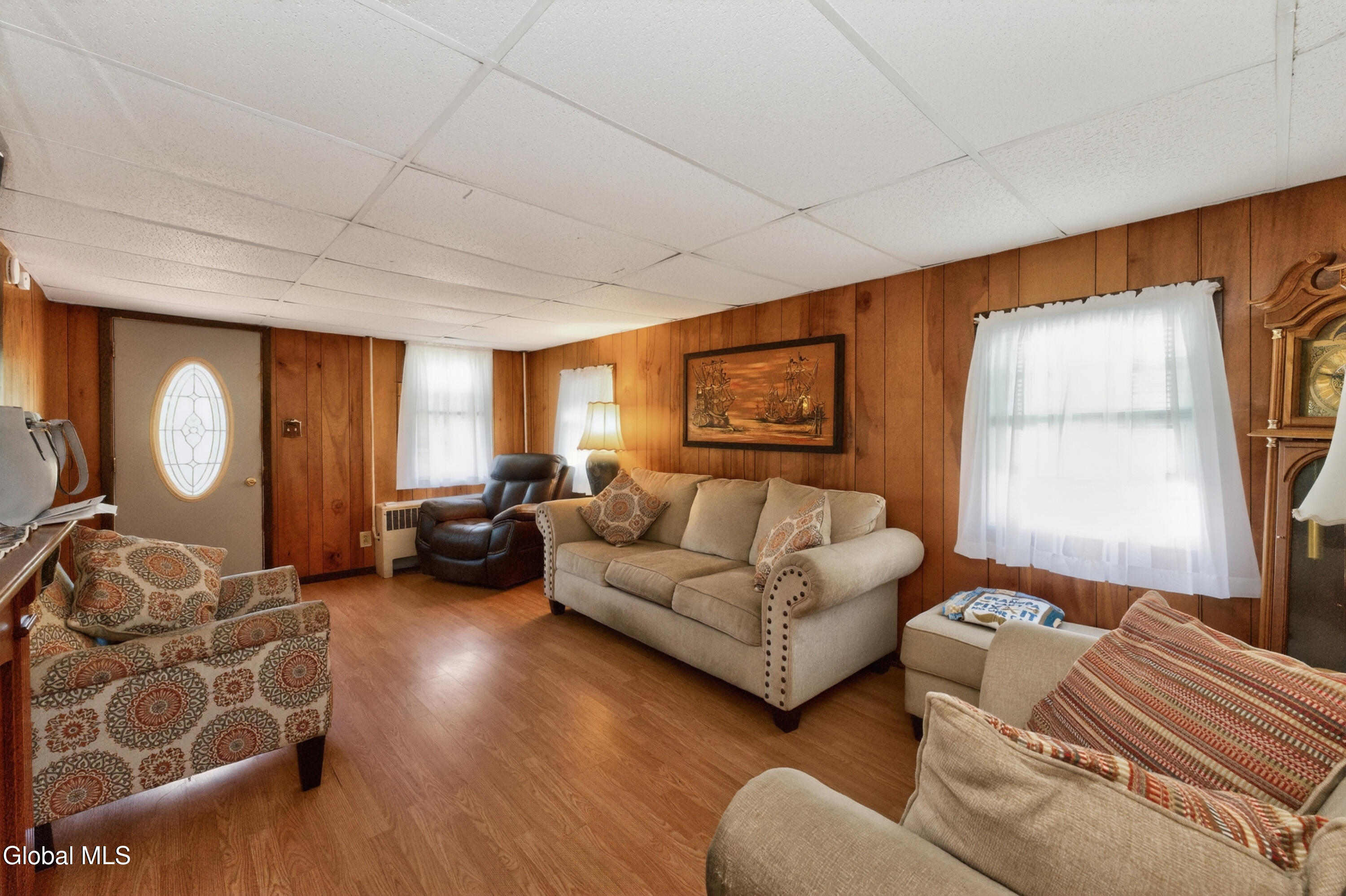 223 Vly Road Colonie, NY 12309 - Photo 4 of 16 1 Livingroom 1