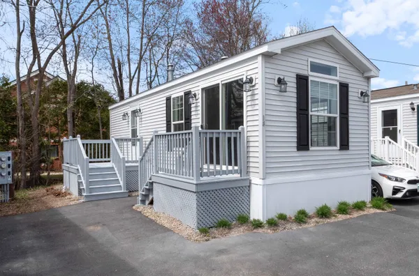$139,900 | 13 Brookwood Drive, Salem, NH 03079