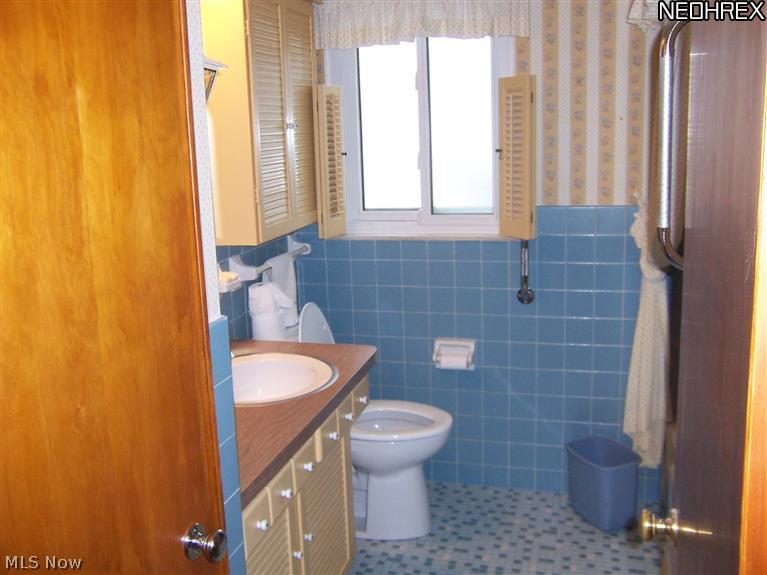 6254 Holburn Road Parma, OH 44129 - Photo 12 of 19