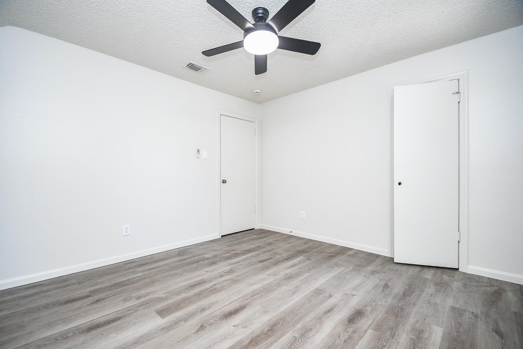 7815 Hummingbird Street Houston, TX 77071 - Photo 16 of 20 Gallery Image 16