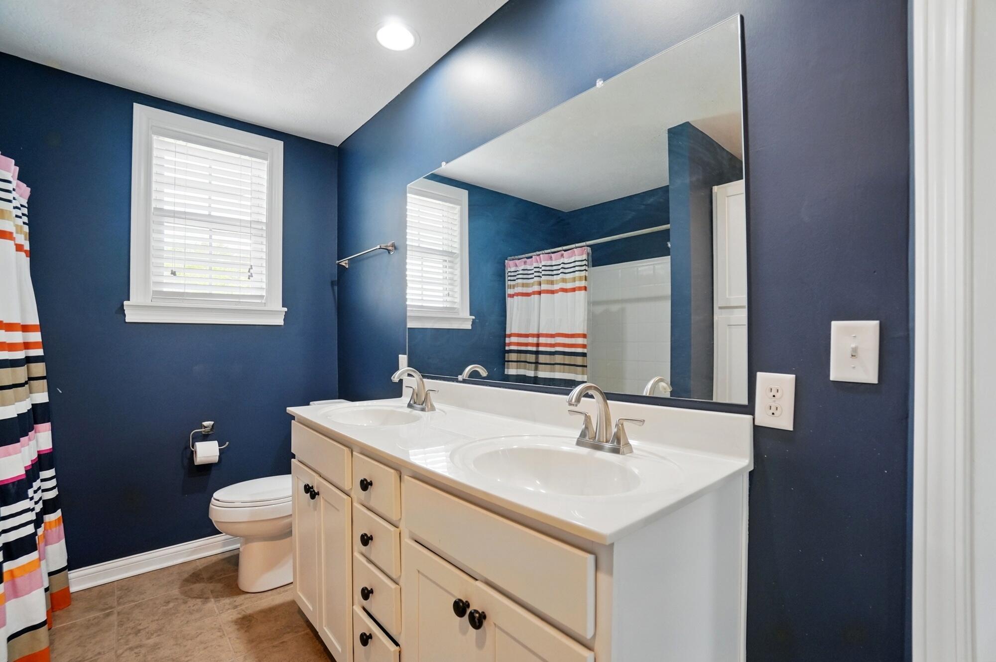 9820 Heimberger Road Northwest Baltimore, OH 43105 - Photo 47 of 81 2nd Full Bathroom - 9820 Heimberger Road NW, Baltimore, OH 43105