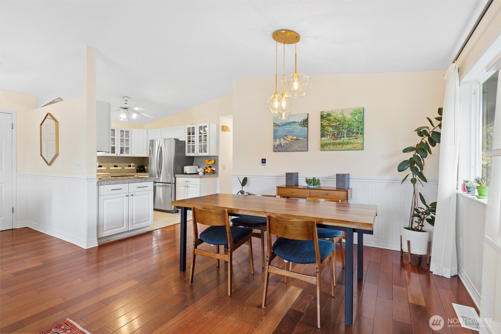 3238 Walnut Avenue Southwest Seattle, WA 98116 - Photo 10 of 40