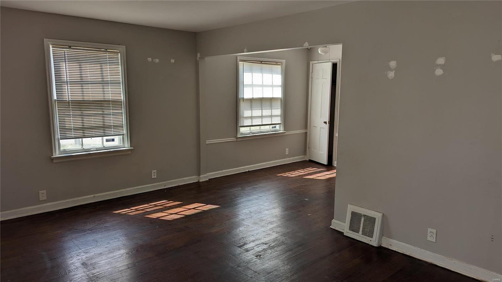 1901 Eagle Drive St. Louis, MO 63133 - Photo 2 of 10