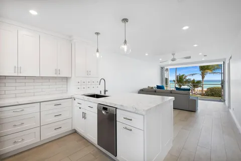 $519,900 | 1041 Hillsboro Mile, Unit 11, Hillsboro Beach, FL 33062