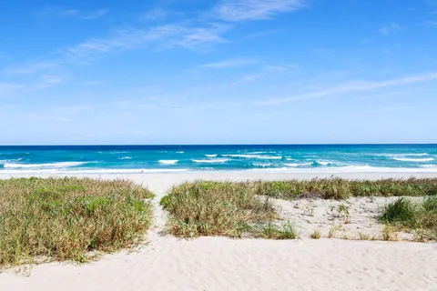 $519,900 | 1041 Hillsboro Mile, Unit 11, Hillsboro Beach, FL 33062