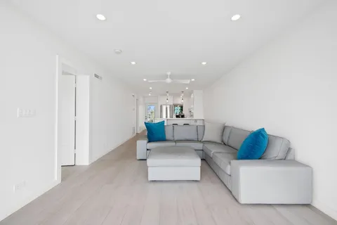 $519,900 | 1041 Hillsboro Mile, Unit 11, Hillsboro Beach, FL 33062