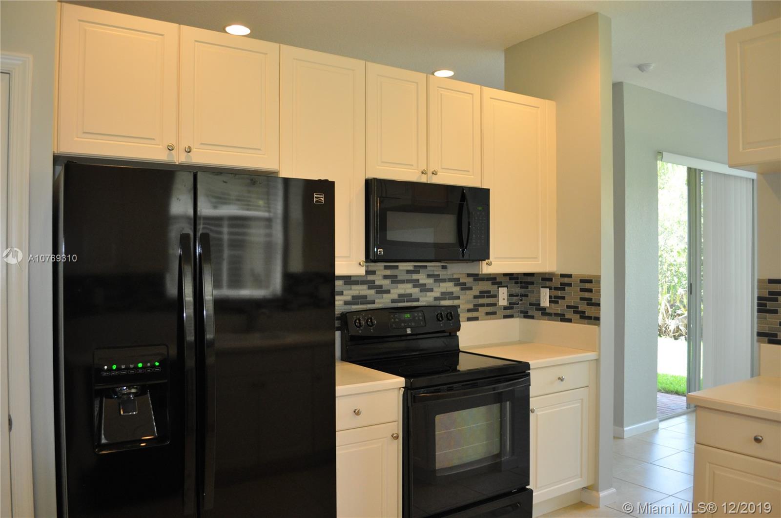 332 Southwest Otter Run Place, Unit 332 Stuart, FL 34997 - Photo 9 of 24 Wonderful kitchen!