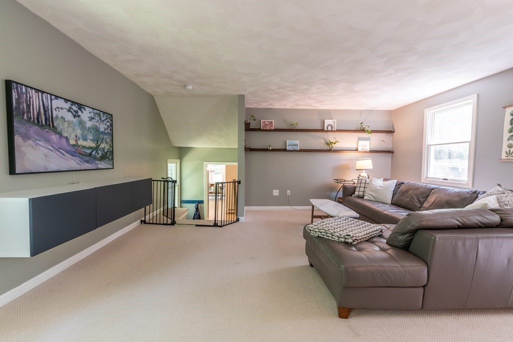 23 Yale Road Hopkinton, MA 01748 - Photo 6 of 19 Gallery Image 6