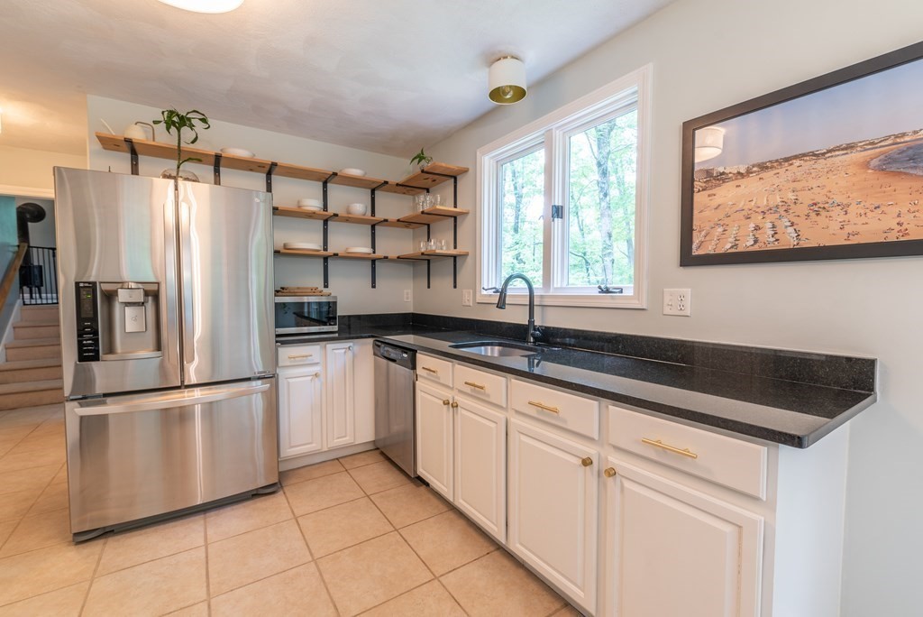 23 Yale Road Hopkinton, MA 01748 - Photo 8 of 19 Gallery Image 8