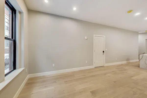 $1,049,000 | 14 North Bennet Street, Unit 2, Boston, MA 02113