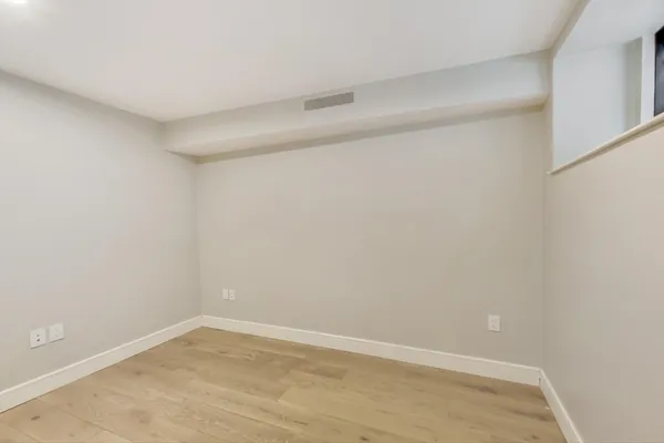 $1,049,000 | 14 North Bennet Street, Unit 2, Boston, MA 02113