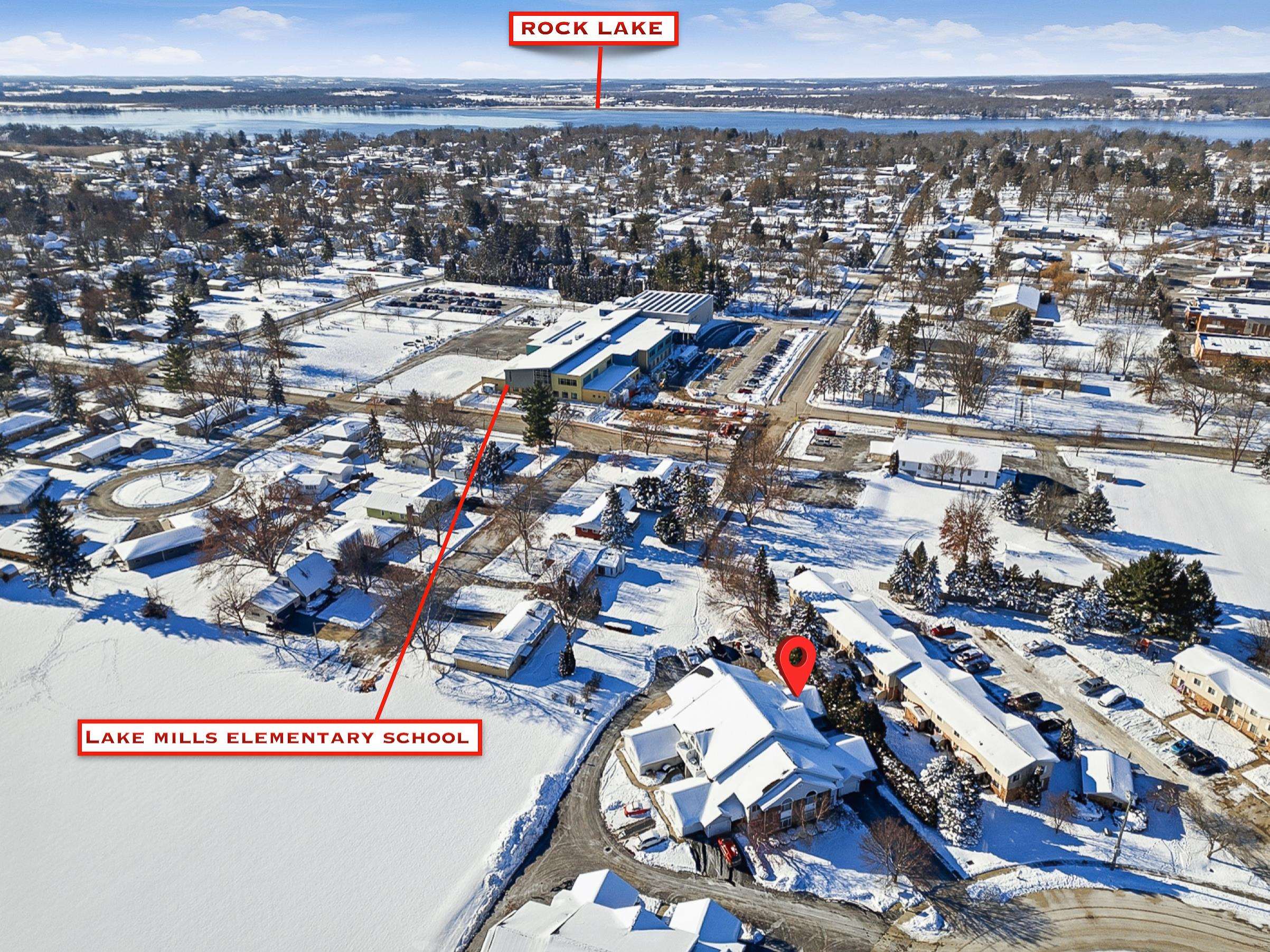 761 Cherokee Path Lake Mills, WI 53551 - Photo 2 of 33