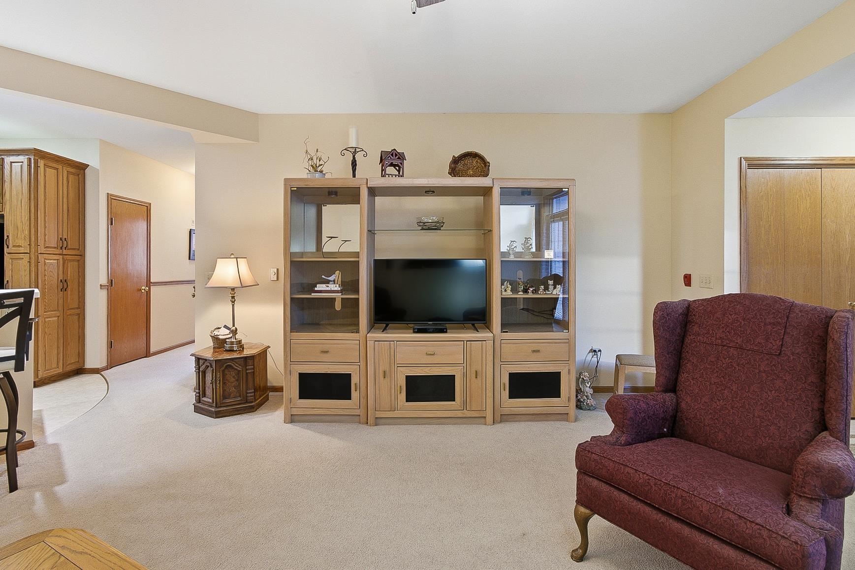 761 Cherokee Path Lake Mills, WI 53551 - Photo 7 of 33