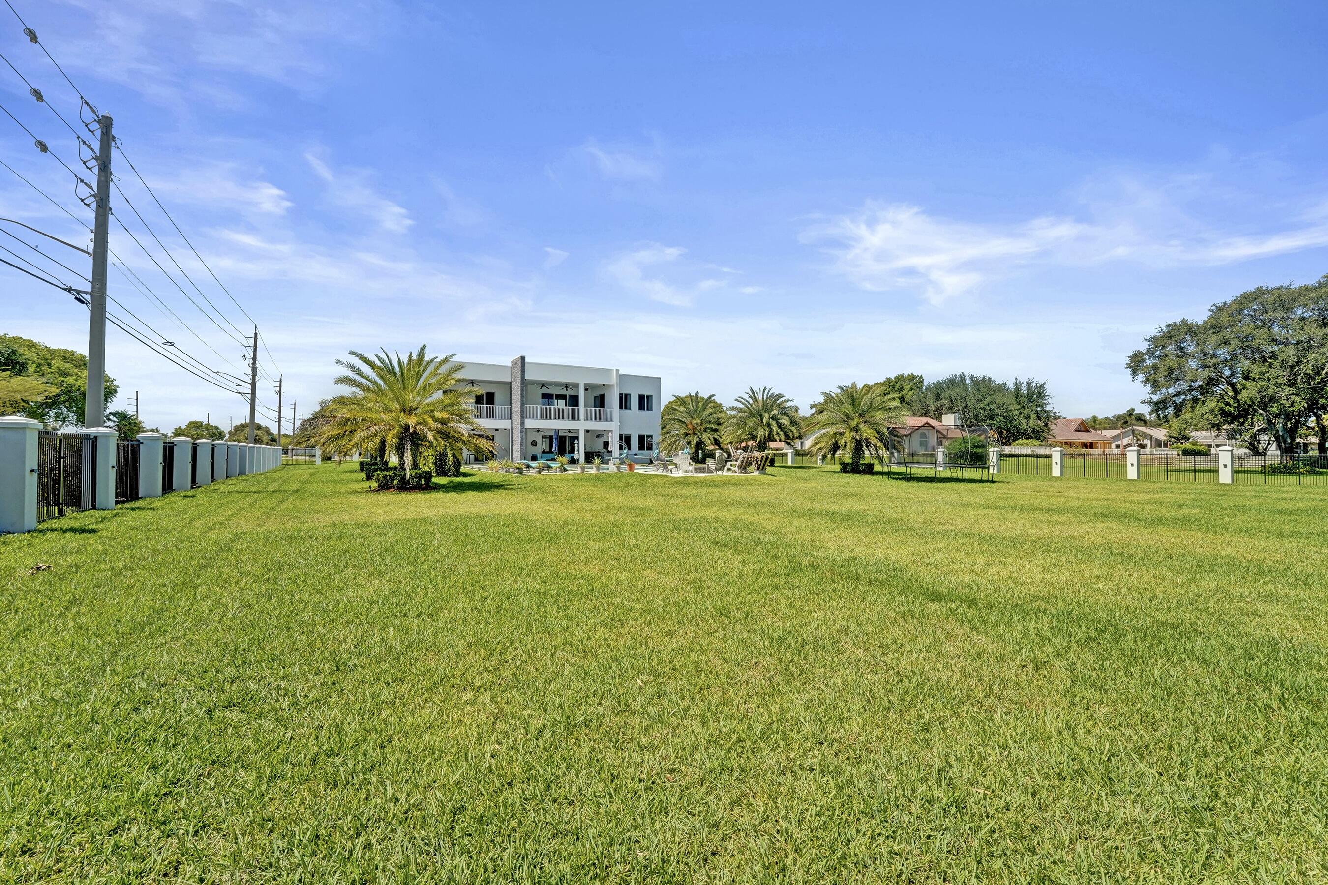 11201 Southwest 3rd Street Plantation, FL 33325 - Photo 74 of 79 Backyard