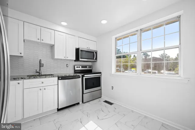 $400,000 | 14640 Tynewick Terrace, Unit 3, Silver Spring, MD 20906