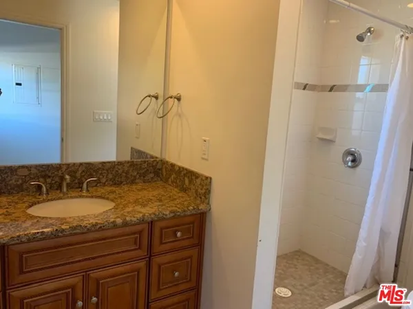 $4,500 | 1305 West 37th Place, Los Angeles, CA 90007