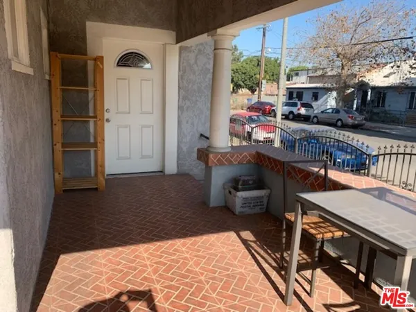 $4,500 | 1305 West 37th Place, Los Angeles, CA 90007