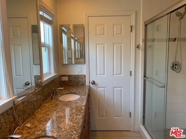$4,500 | 1305 West 37th Place, Los Angeles, CA 90007