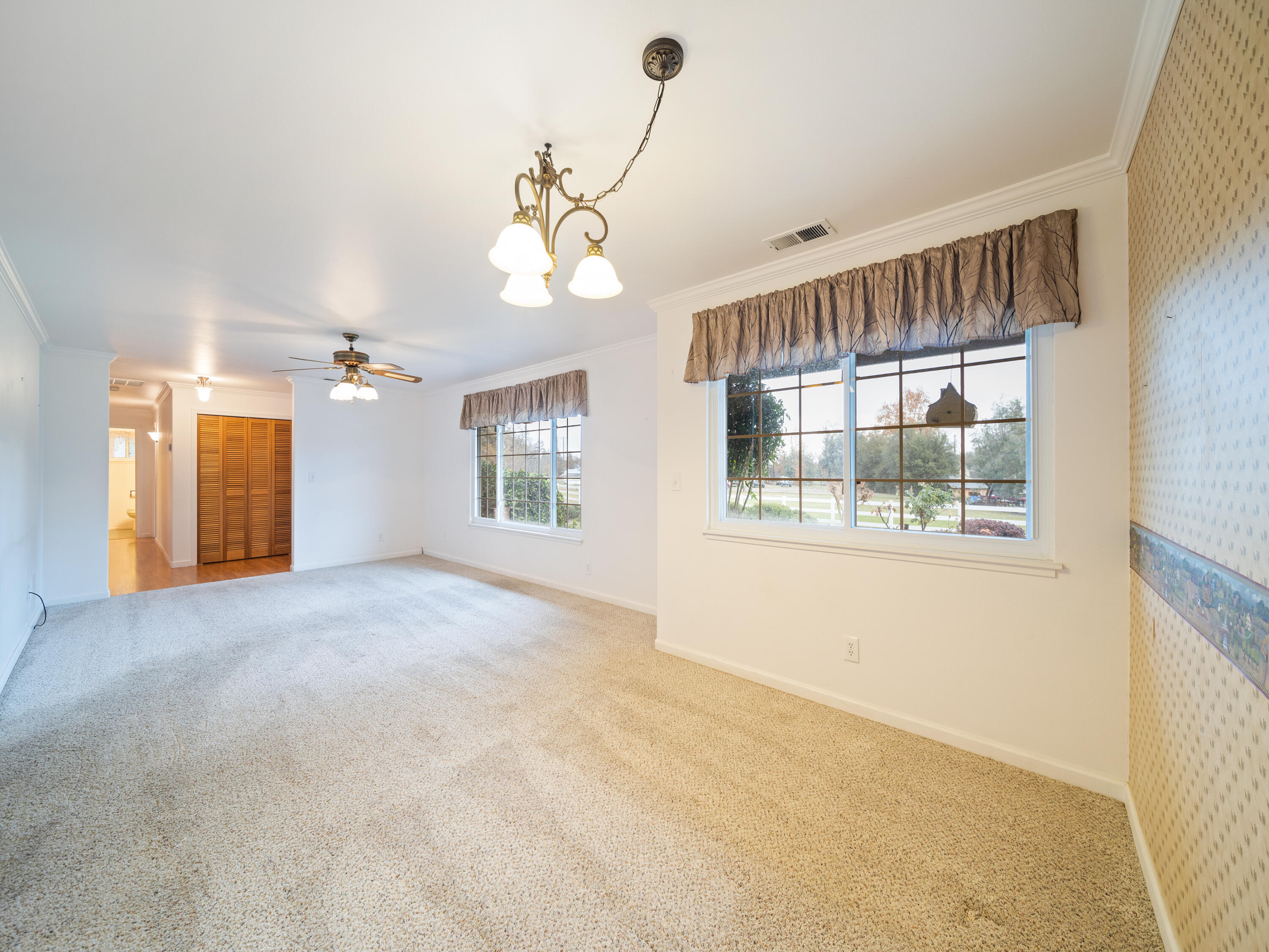 8148 Maynard Road Palo Cedro, CA 96073 - Photo 9 of 48 Living Room
