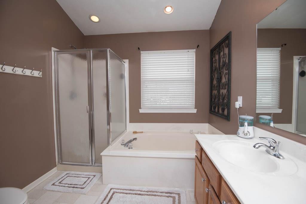 348 Paddock Road Greenwood, IN 46142 - Photo 18 of 27 Gallery Image 18