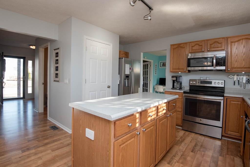 348 Paddock Road Greenwood, IN 46142 - Photo 10 of 27 Gallery Image 10