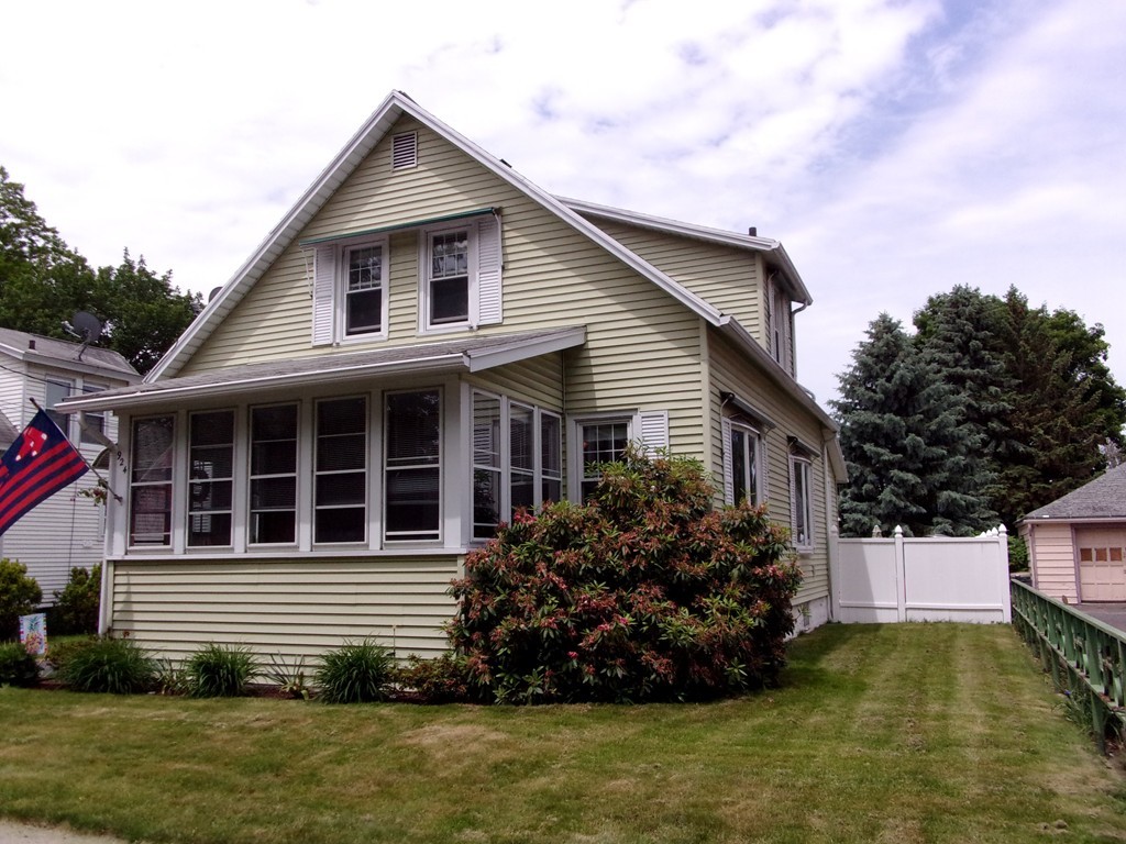 924 Granby Road Chicopee, MA 01020 - Photo 1 of 30 Gallery Image 1