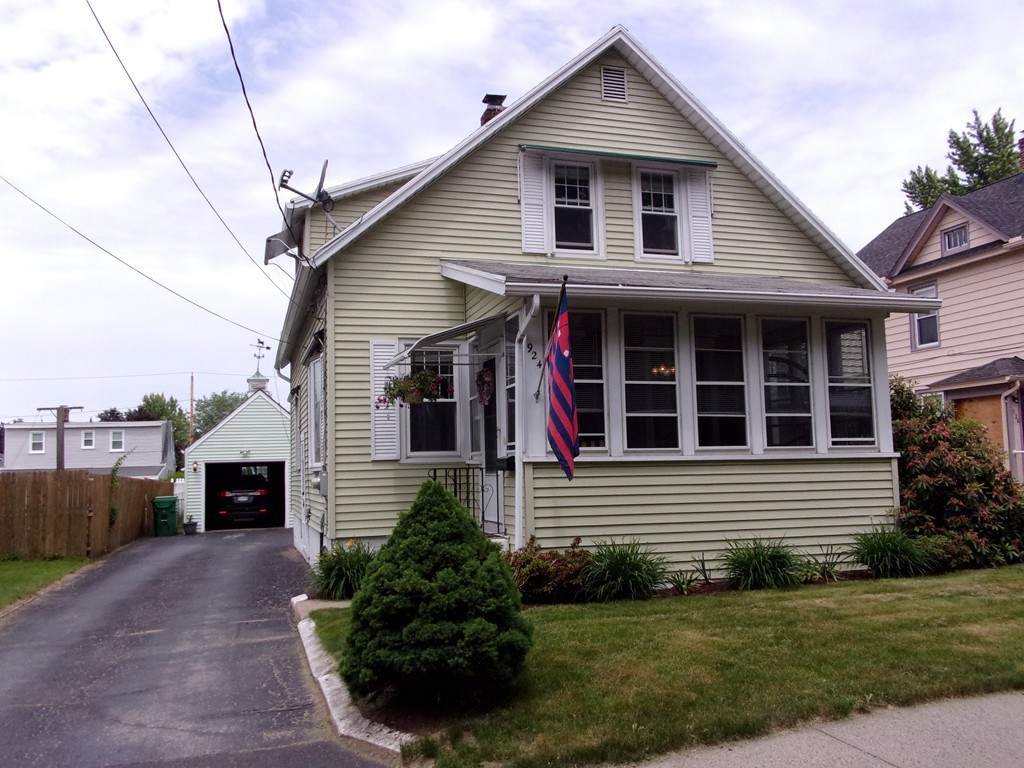 924 Granby Road Chicopee, MA 01020 - Photo 3 of 30 Gallery Image 3