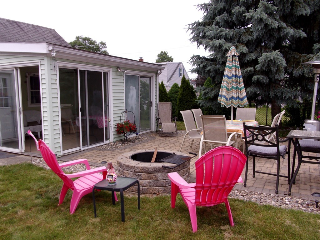 924 Granby Road Chicopee, MA 01020 - Photo 8 of 30 Gallery Image 8