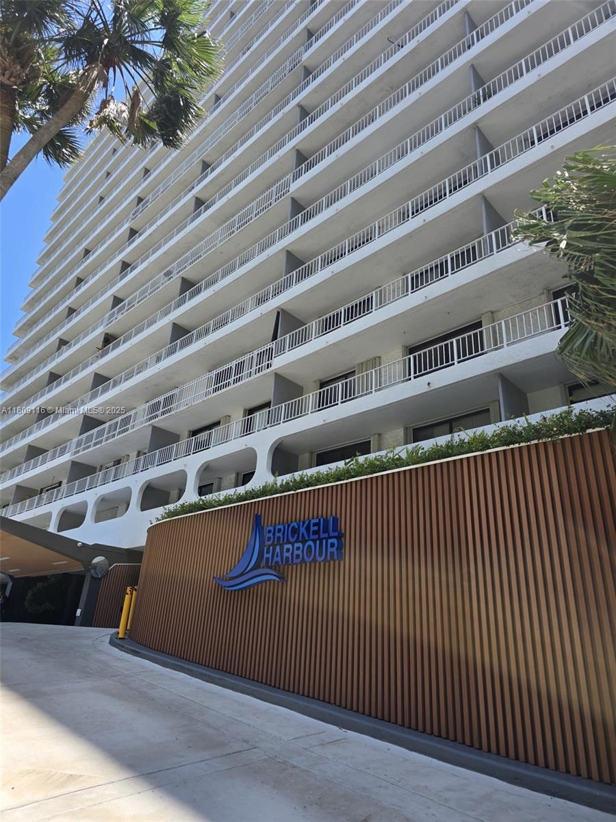 200 Southeast 15th Road, Unit 6B Miami, FL 33129 - Photo 3 of 33