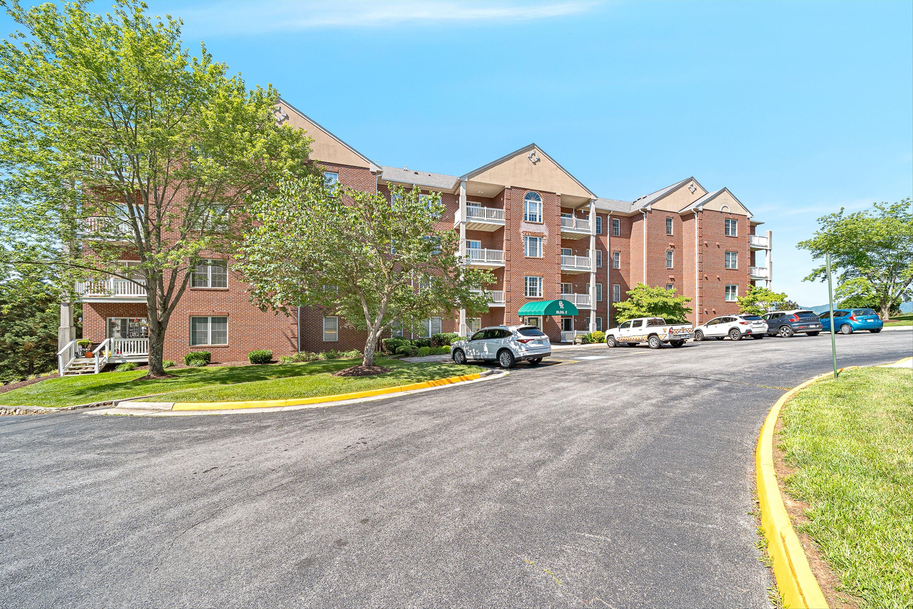 4438 Pheasant Ridge Road, Unit 202 Roanoke, VA 24014 - Photo 3 of 50 03-VM-02549