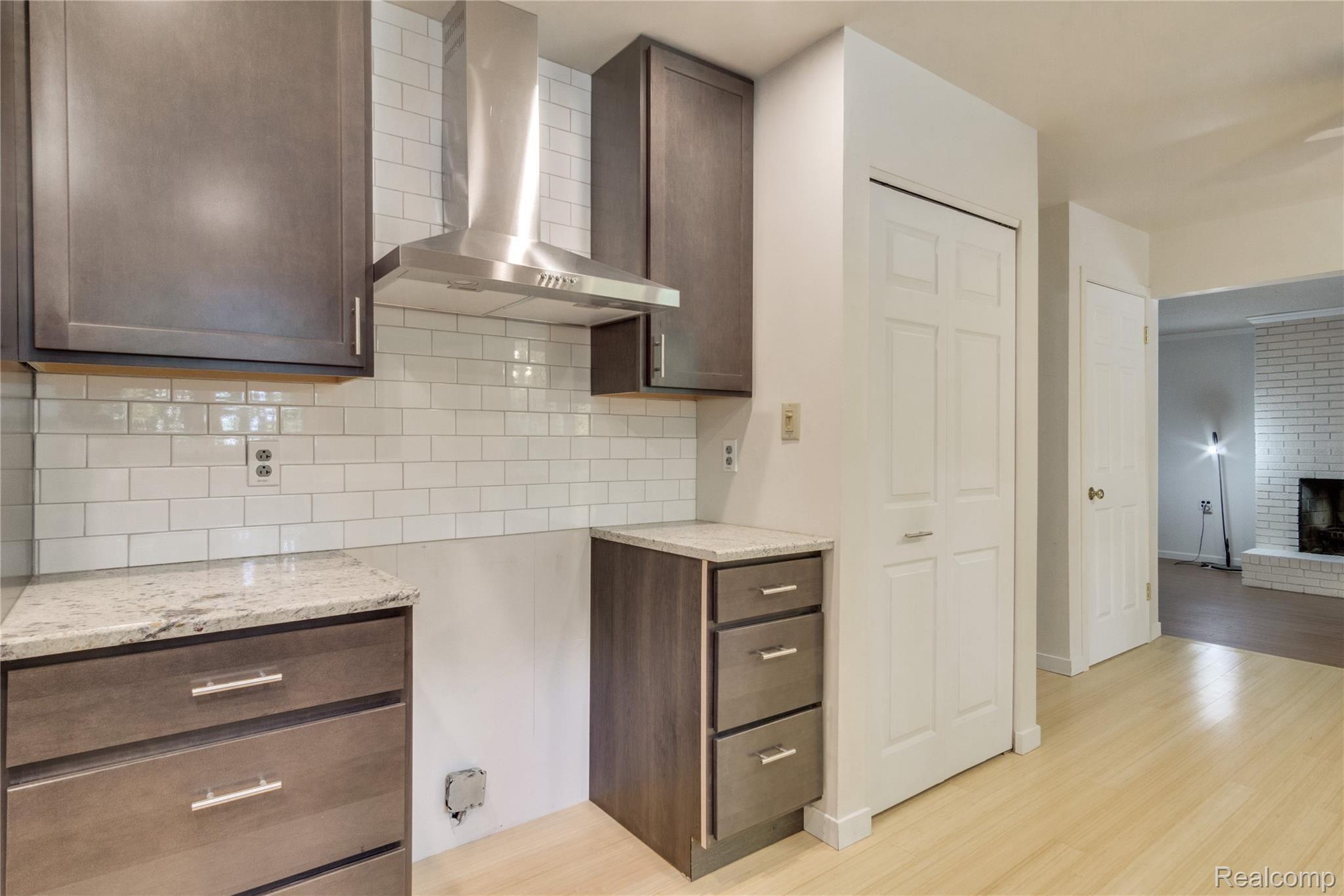 28815 Summerwood Road Farmington, MI 48334 - Photo 10 of 52 Interiors (11 of 50).jpg