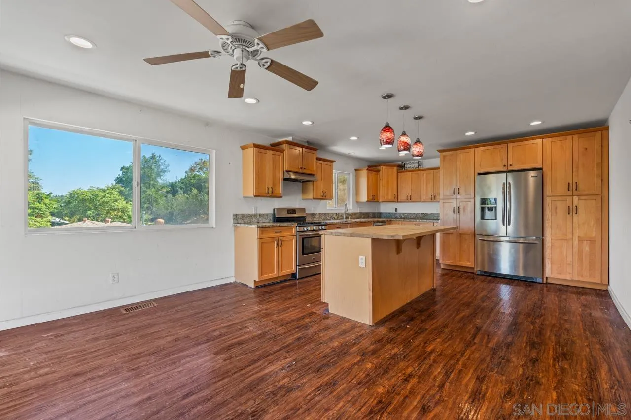2901 Helix Street Spring Valley, CA 91977 - Photo 14 of 29