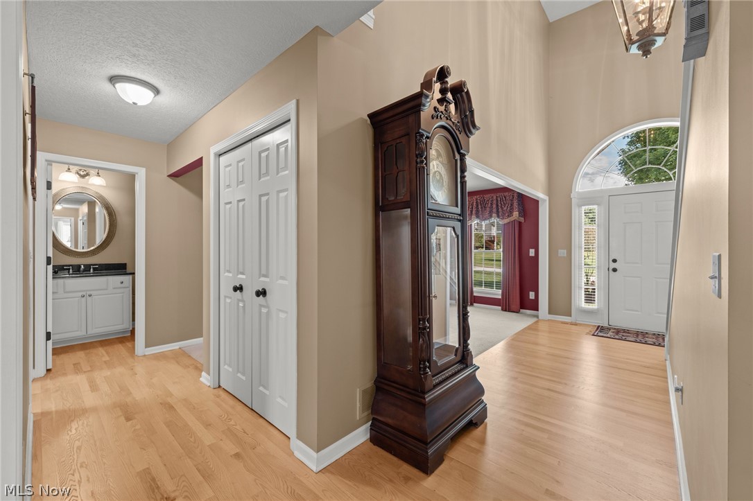 4549 Ridge Crest Drive Akron, OH 44321 - Photo 7 of 50 1st floor hallway