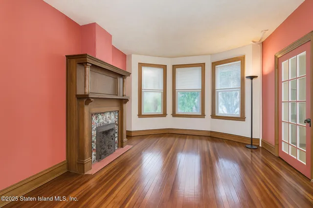 $549,378 | 25 Catlin Avenue | Tompkinsville