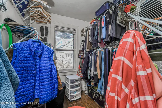 $549,378 | 25 Catlin Avenue | Tompkinsville