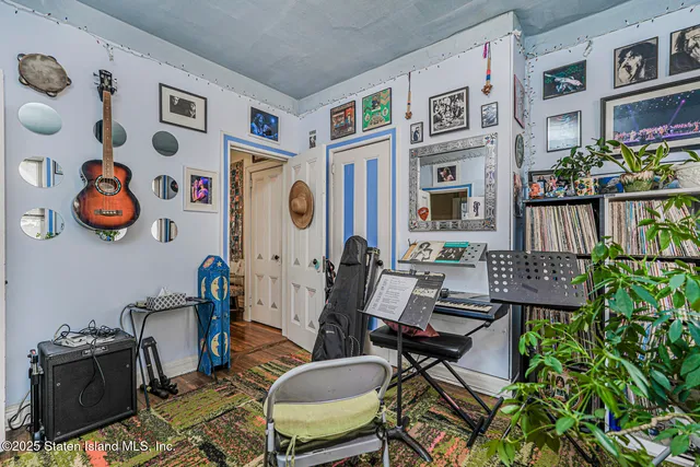 $549,378 | 25 Catlin Avenue | Tompkinsville