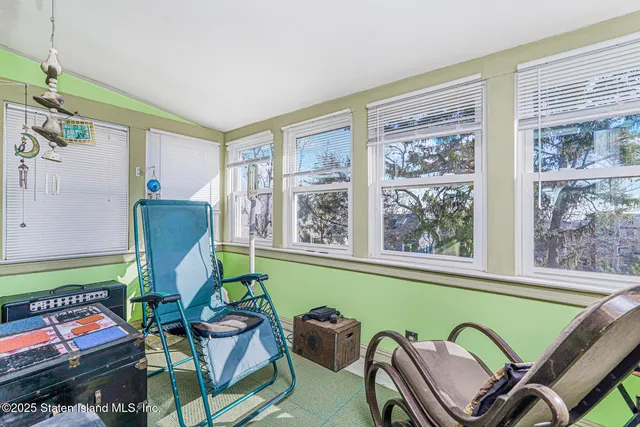 $549,378 | 25 Catlin Avenue | Tompkinsville