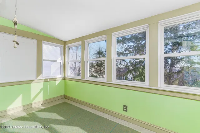 $549,378 | 25 Catlin Avenue | Tompkinsville