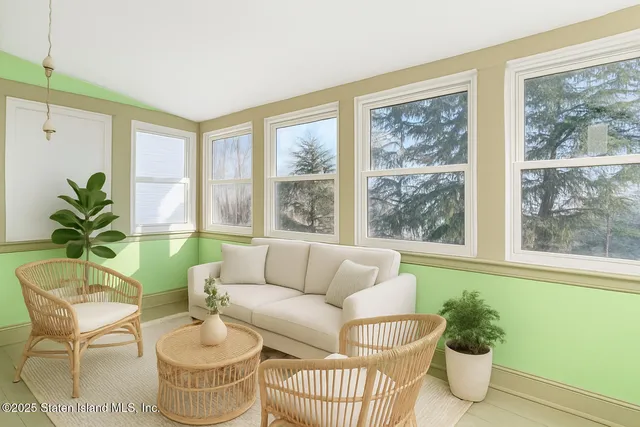 $549,378 | 25 Catlin Avenue | Tompkinsville