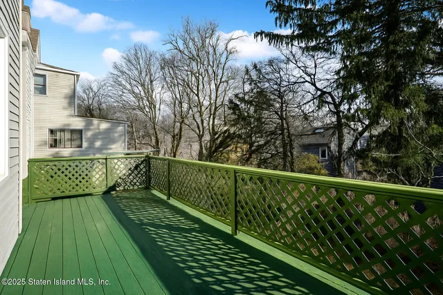 $549,378 | 25 Catlin Avenue | Tompkinsville