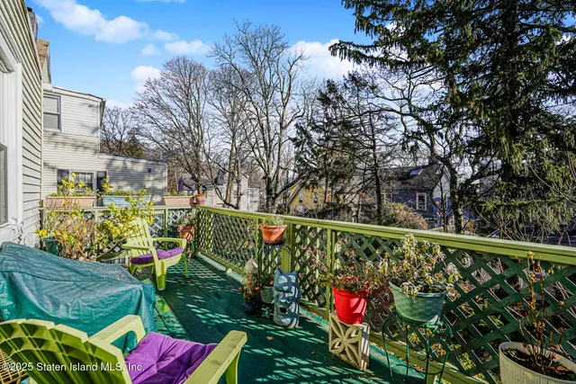 $549,378 | 25 Catlin Avenue | Tompkinsville