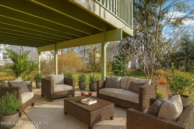 $549,378 | 25 Catlin Avenue | Tompkinsville