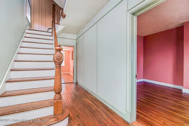 $549,378 | 25 Catlin Avenue | Tompkinsville