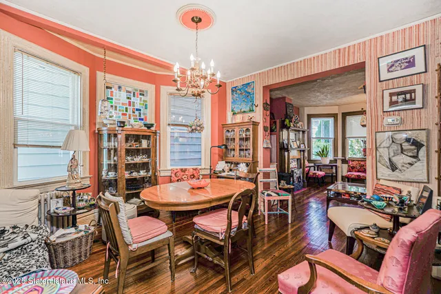 $549,378 | 25 Catlin Avenue | Tompkinsville