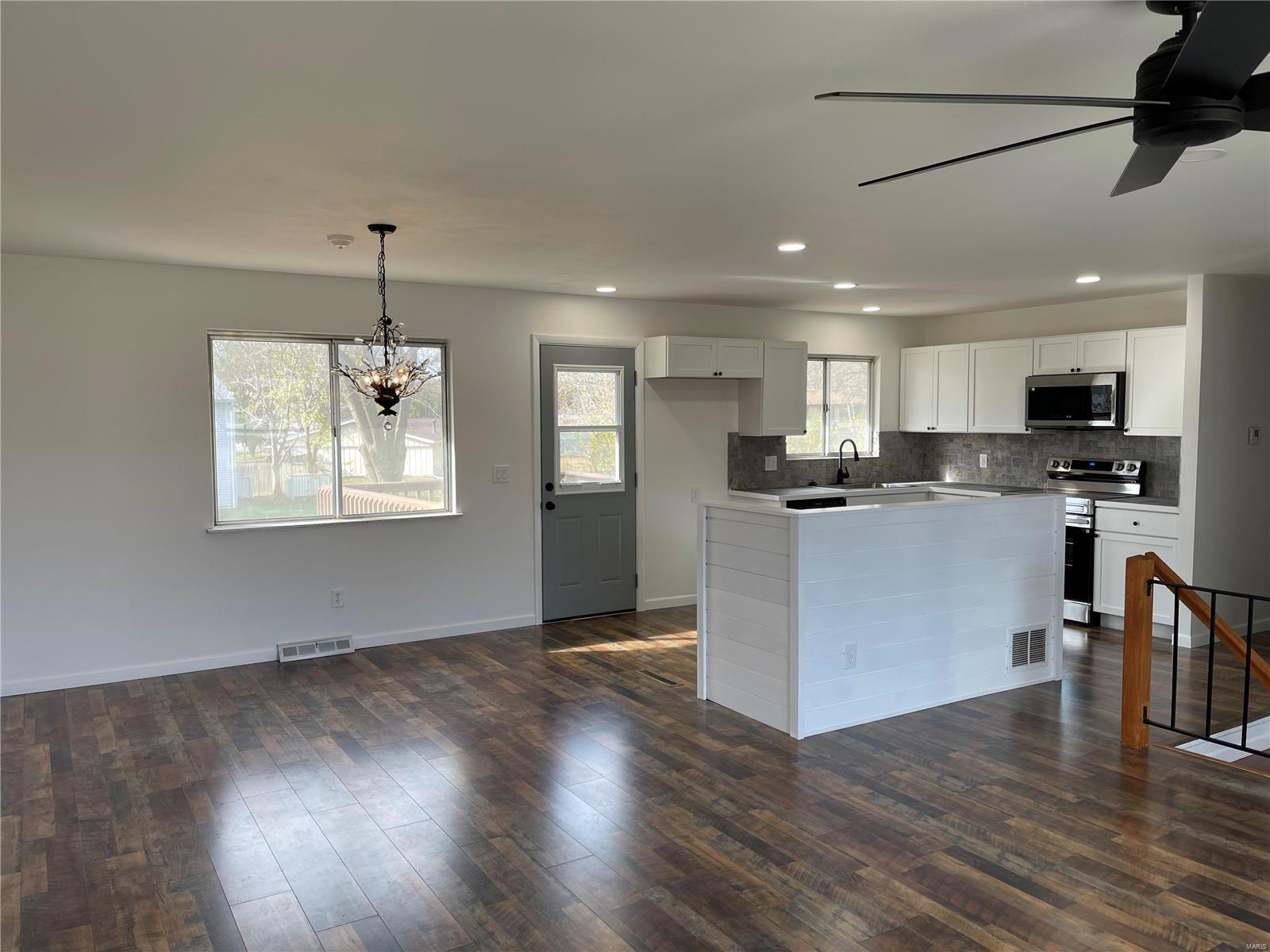 361 Bunker Hill Road Belleville, IL 62221 - Photo 7 of 27 Gallery Image 7
