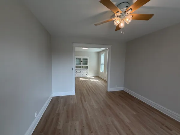 $3,300 | 1646 West Byron Street, Unit 2F, Chicago, IL 60613