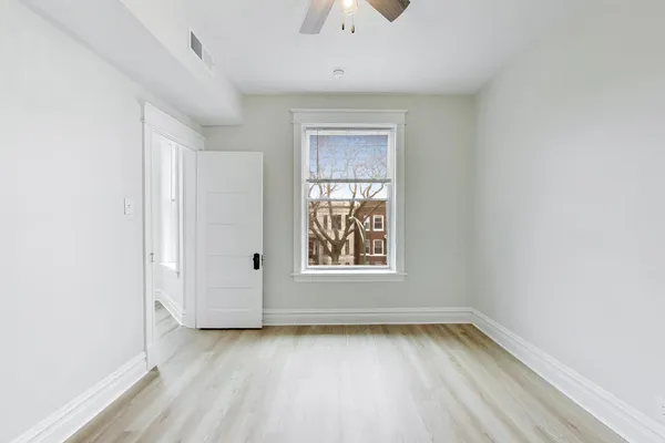 $3,300 | 1646 West Byron Street, Unit 2F, Chicago, IL 60613