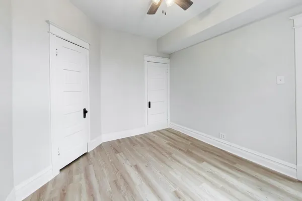 $3,300 | 1646 West Byron Street, Unit 2F, Chicago, IL 60613