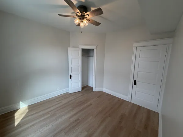 $3,300 | 1646 West Byron Street, Unit 2F, Chicago, IL 60613