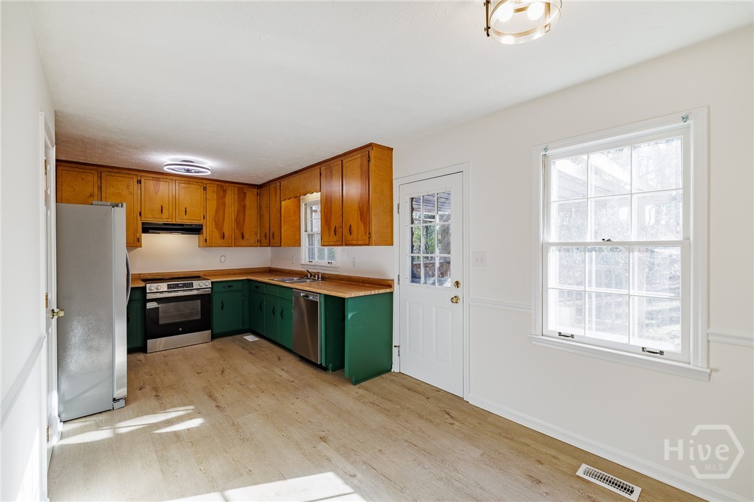 135 Longbranch Court Athens, GA 30605 - Photo 7 of 37 Kitchen - View from Fourth Bedroom
